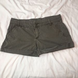 Jolt Army Green Shorts Size 9